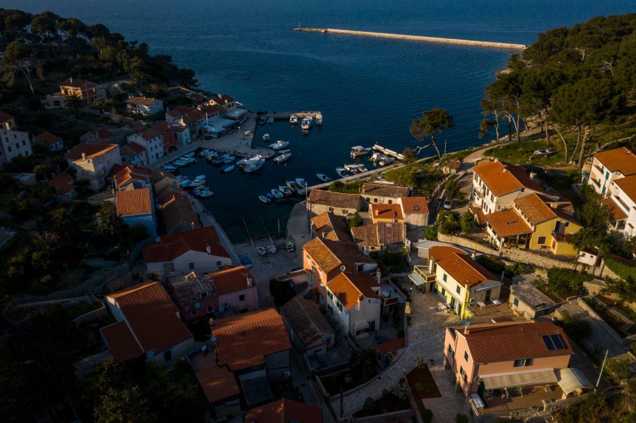 Apartments Antje Veli Lošinj Eksteriør bilde