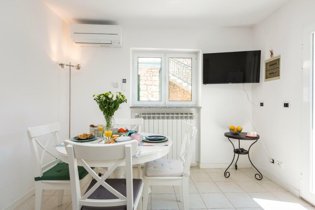 Apartments Antje Veli Lošinj Eksteriør bilde
