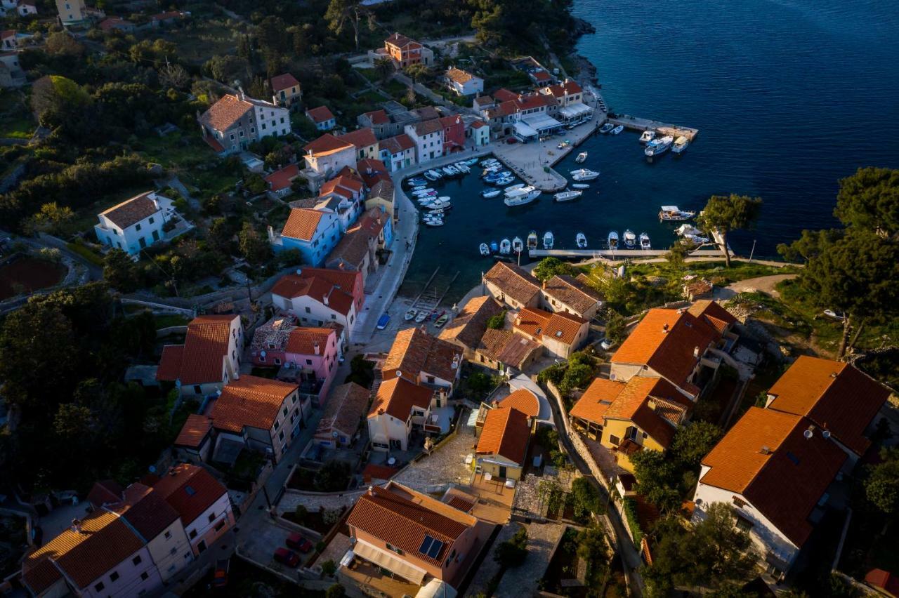 Apartments Antje Veli Lošinj Eksteriør bilde
